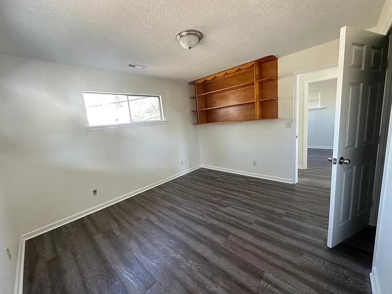 Upstairs bedroom 1