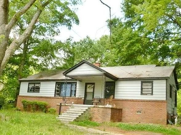 2nd image of 144 Archer Rd