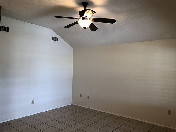 3rd image of 13118 Atlanta Dr