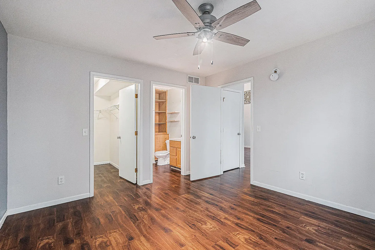 3 bed, 2.5 bath, 3200 sqft, $2,195 — Photo 4