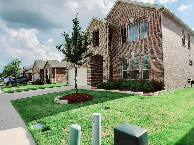 104 Rustic Oak Ln — Photo 2