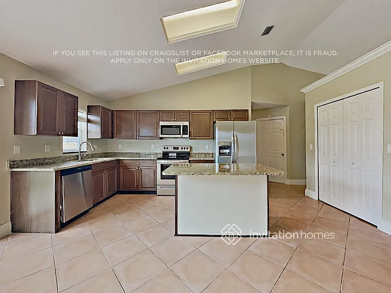 1618 SW Morelia Ln — Photo 8