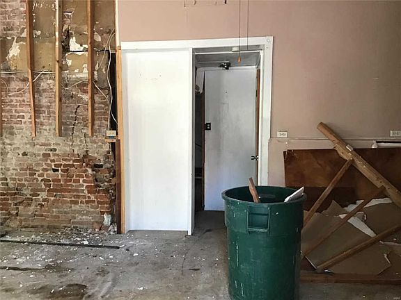 4th image of 7800 Ivory Ave