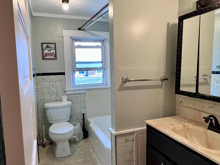 1 bathroom