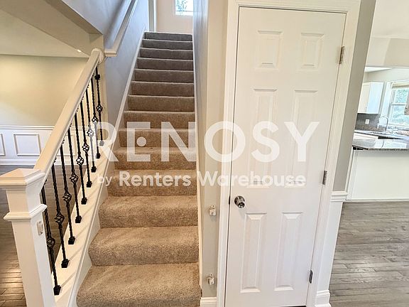5th image of 601 Warwick Rd