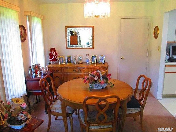 4th image of 408 Elton Ct E