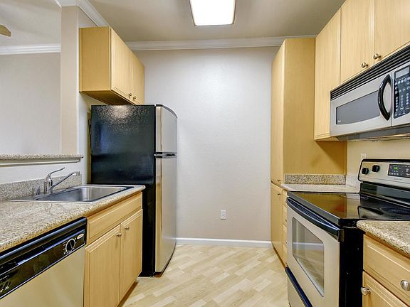 3rd image of 801 S Winchester Blvd APT 1218