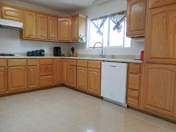 5th image of 3113 La Veta Dr NE