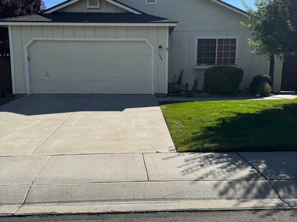 1769 Heather Cir, Minden, NV 89423