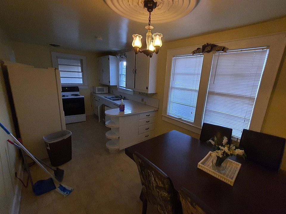 2nd image of 1691 S Center St