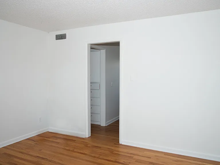 3533 Boston Rd — Photo 6