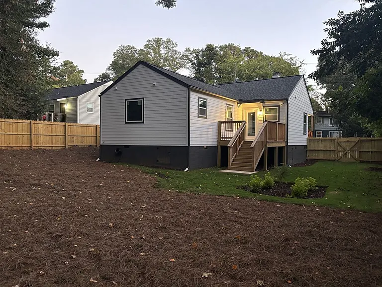 1389 Lanvale Dr SW — Photo 15