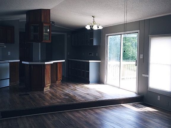 4th image of 136 Farmer Brown Ct