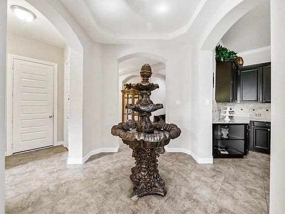 5th image of 7307 Pecan Landing Dr