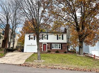 576 Cliffside Dr, Akron, OH