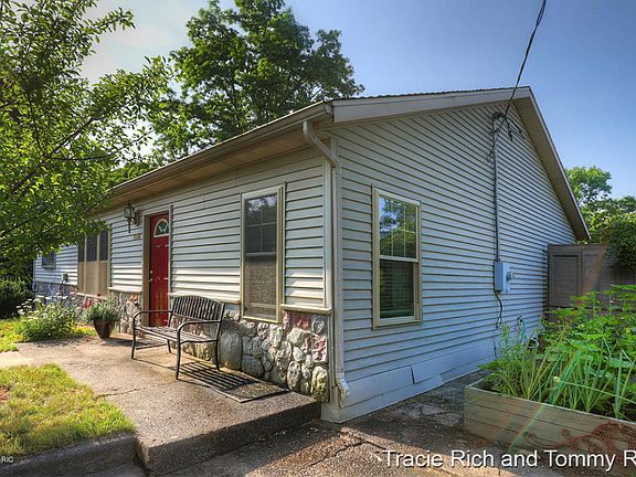 2nd image of 7876 Cary St NE