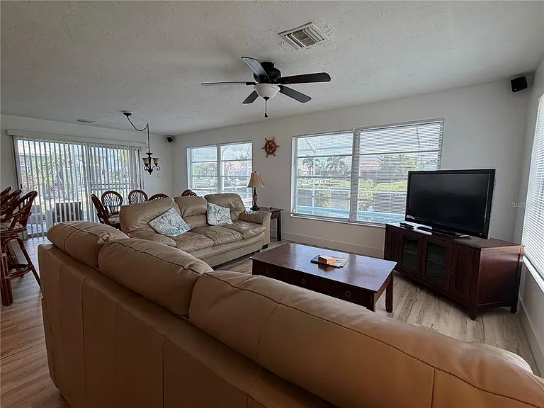 732 Santa Margerita Ln — Photo 14