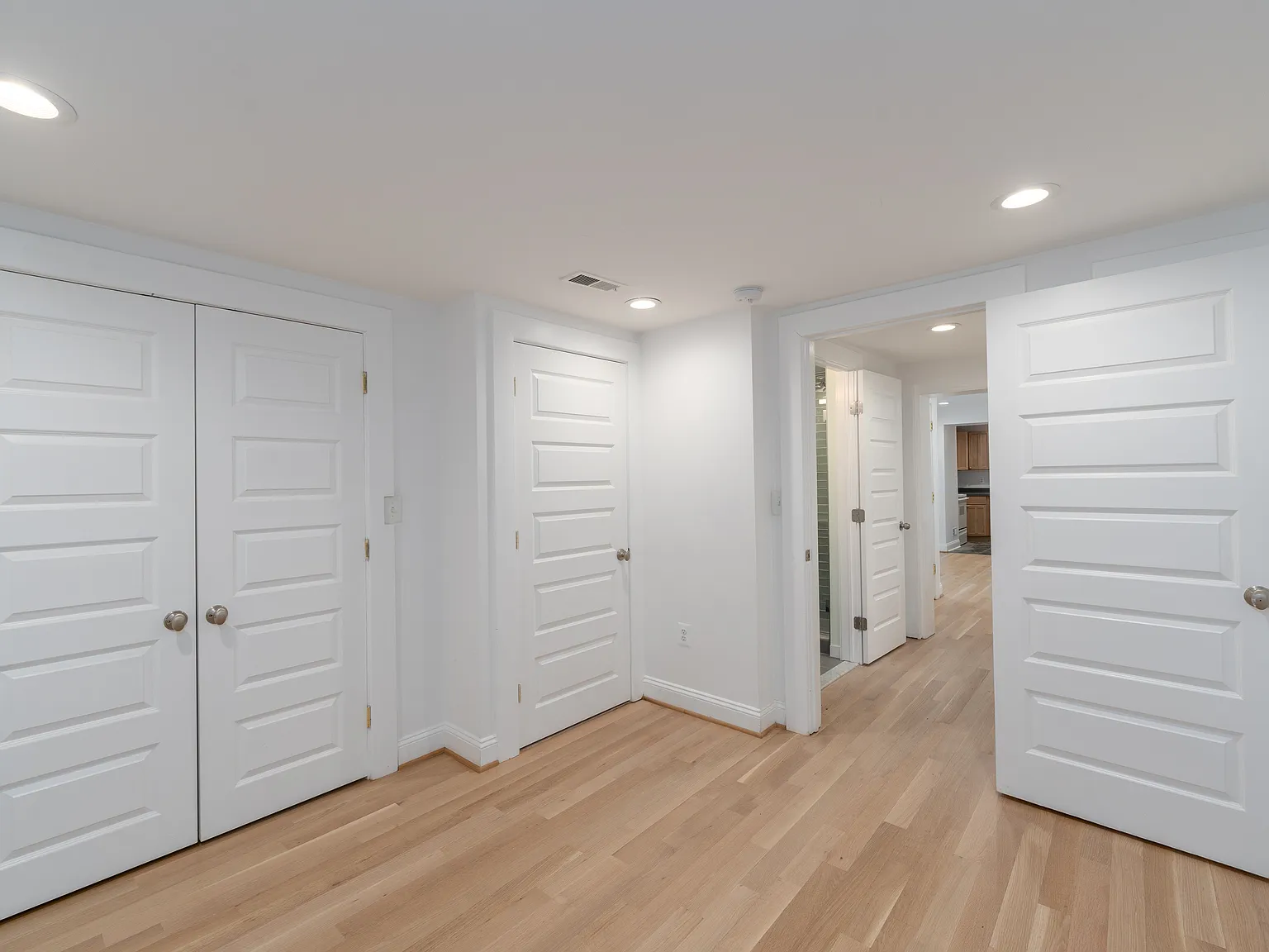 1 bed, 650 sqft, $1,600 — Photo 4