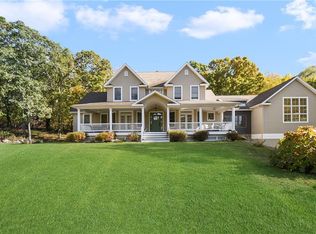 37 Old Mendon Rd, Cumberland, RI 02864