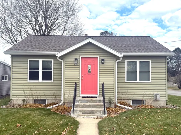 221 E Minnesota St, Saint Joseph, MN 56374