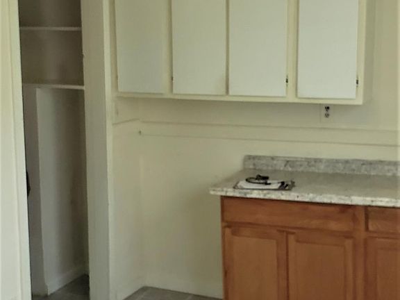 3rd image of 19 Hartman Pl