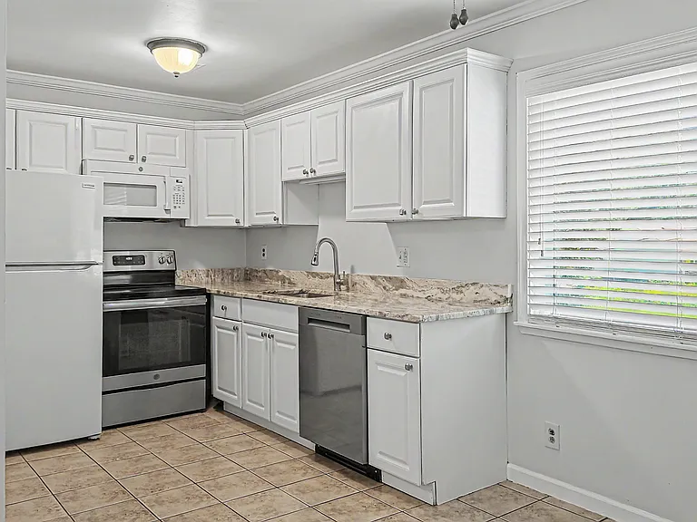 2736 Glengyle Dr #3 — Photo 6