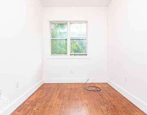 4th image of 1072 Bergen St #9T