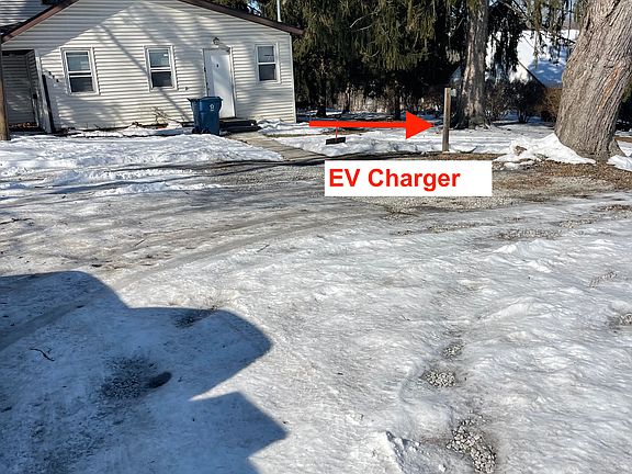 3rd image of 576 High St NE Unit 2