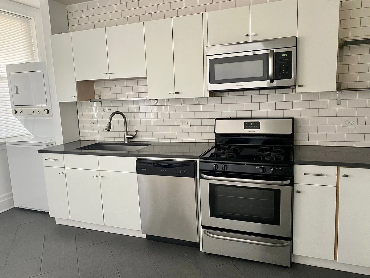 Building Photo - 1808 S Ashland Ave #3