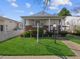 13052 217th St, Springfield Gardens, NY 11413