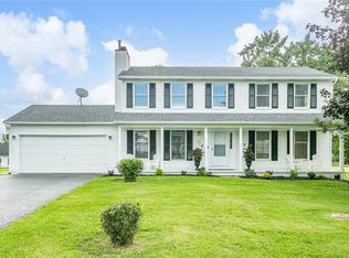 27 Chesapeake Lndg, West Henrietta, NY 14586