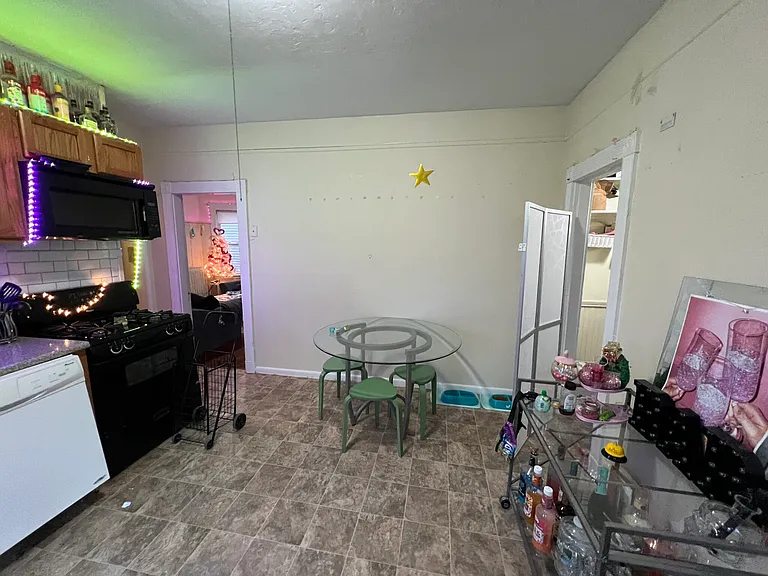 25 Linden St #2 — Photo 11