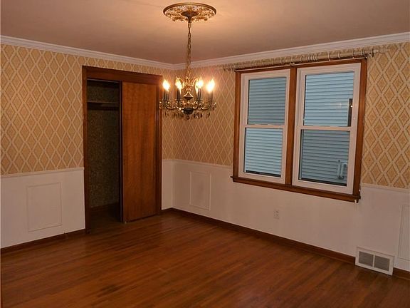 3rd image of 116 Yvonne Ave