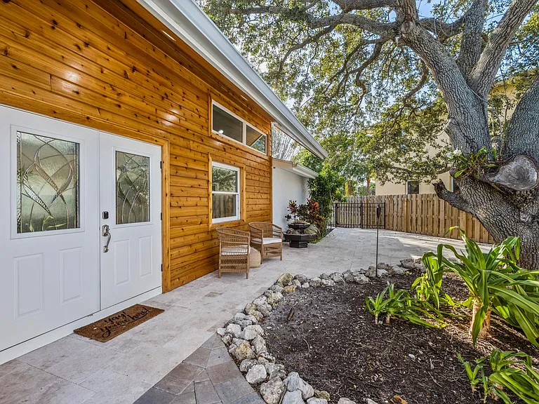 430 Island Cir — Photo 48