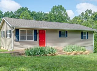 1050 Doak Dr, Pegram, TN 37143