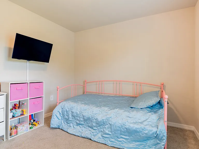 22420 Sacramento Ave — Photo 17