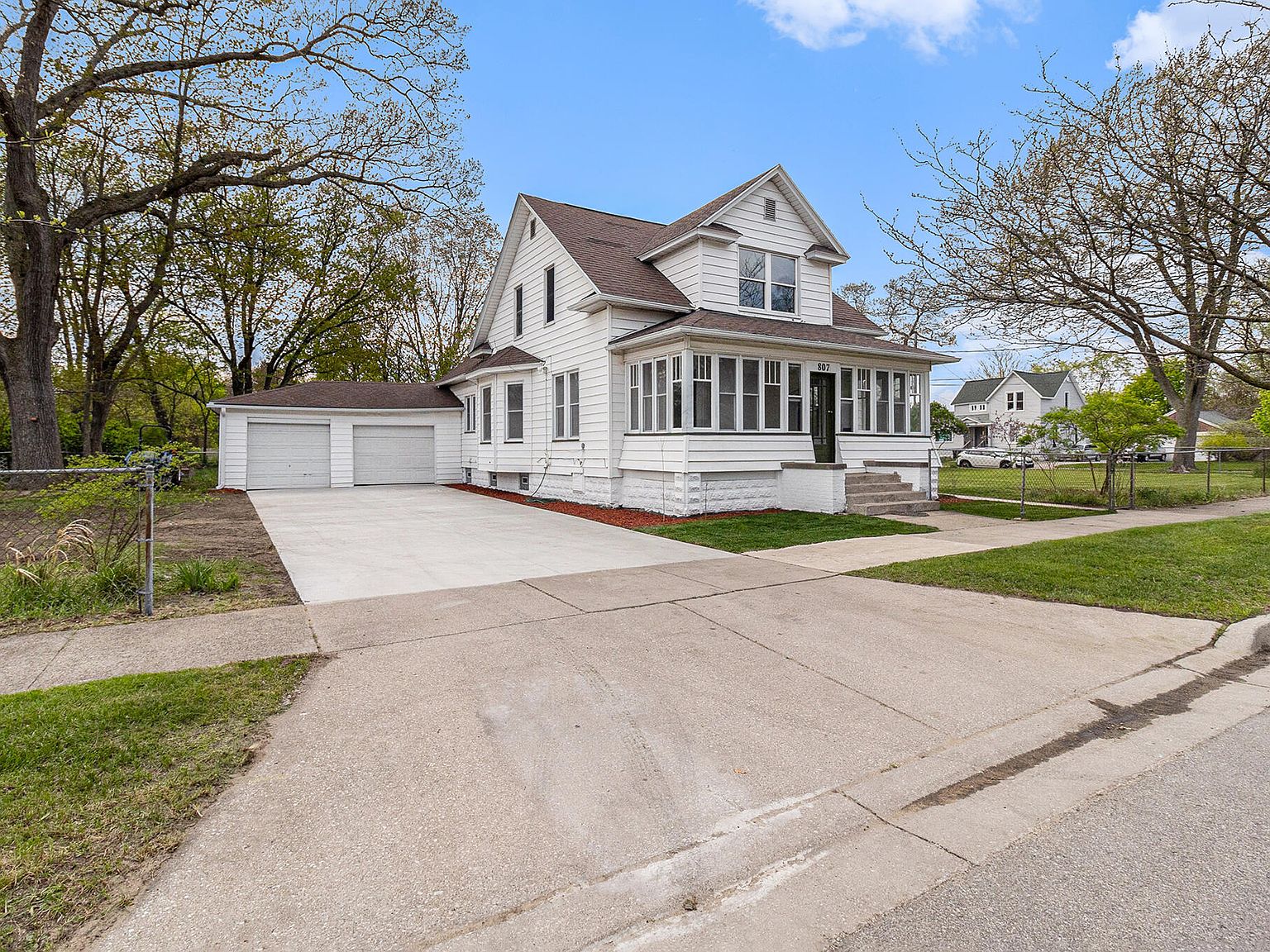 807 Wood St, Muskegon, MI 49442 Zillow