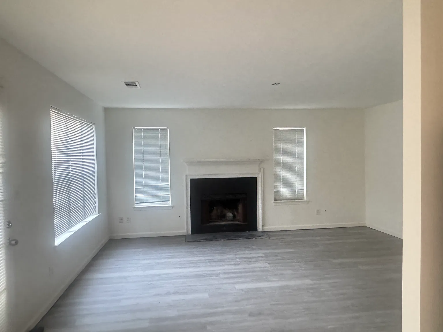 4 bed, 2000 sqft, $2,200 — Photo 3
