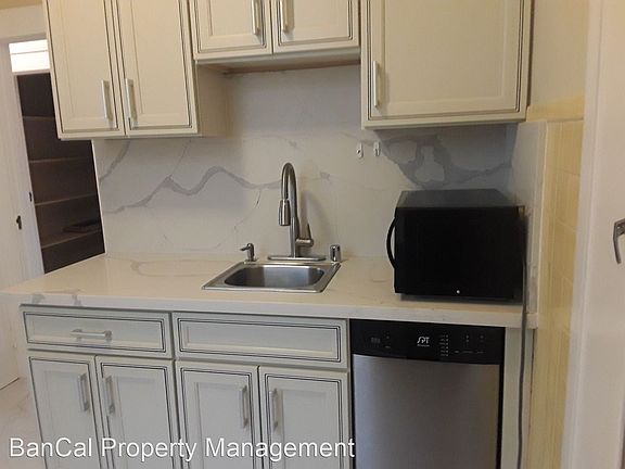 2nd image of 556 Irving St