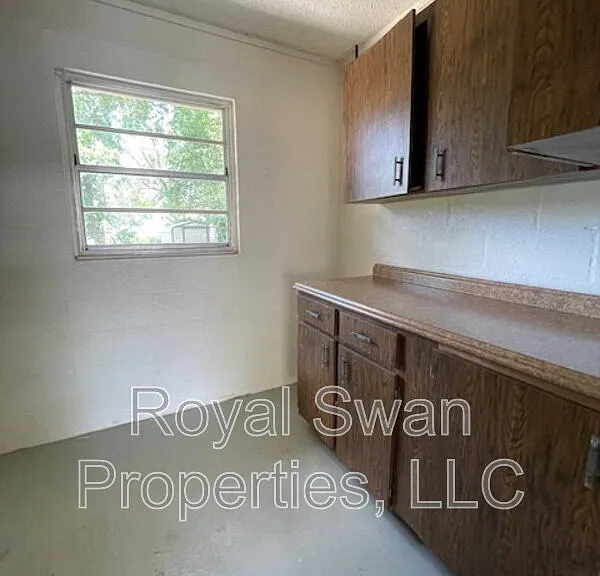 2806 Mineola Dr — Photo 14