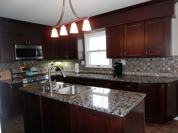 5th image of 2445 Costa Dr