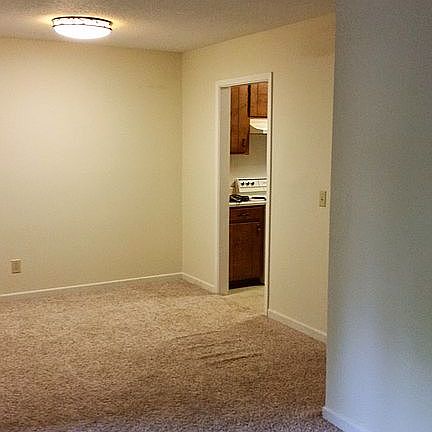 2nd image of 19 Oakwood Dr