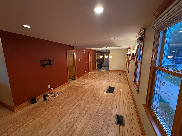 1761 N Franklin Pl — Photo 14