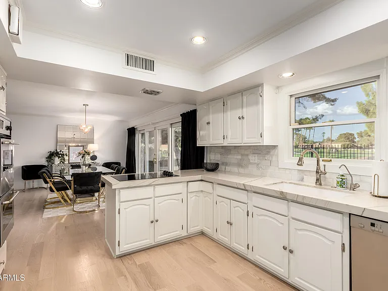 14425 N Coral Gables Dr — Photo 18