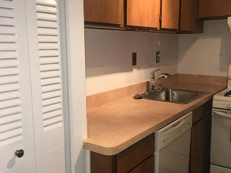 522 21st St NW #310 — Photo 11