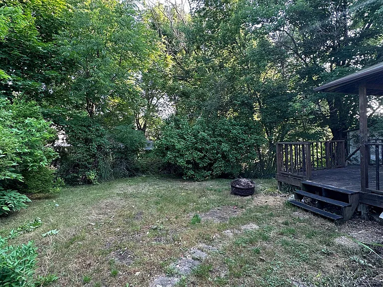 1009 Jackson St — Photo 2