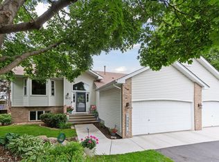 8572 Alisa Ct, Chanhassen, MN 55317