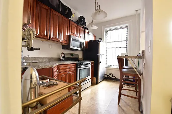 Rented by (Legacy) NY Quality Living Uptown | media 9