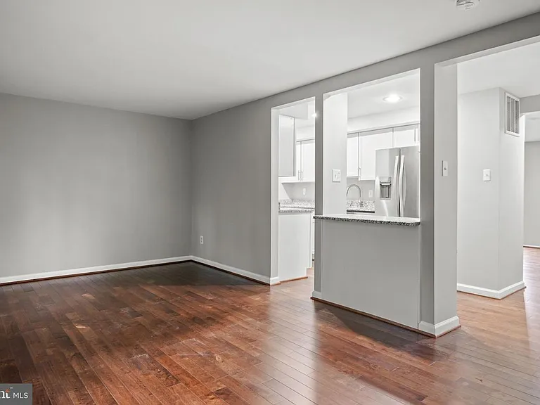 5863 Jacksons Oak Ct — Photo 10