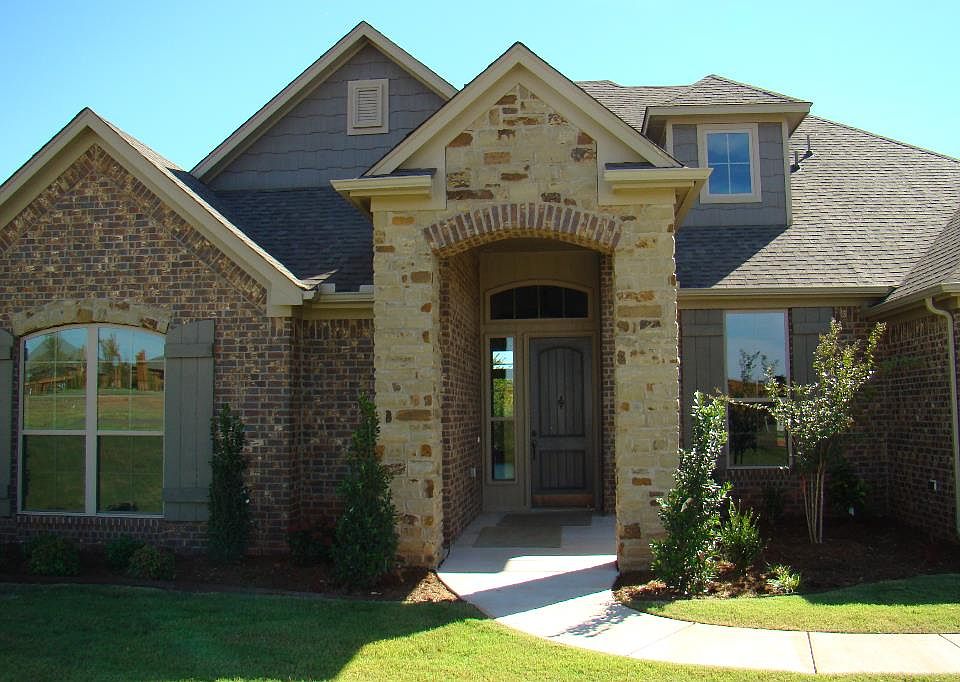 1st image of 740 Villaverde Dr
